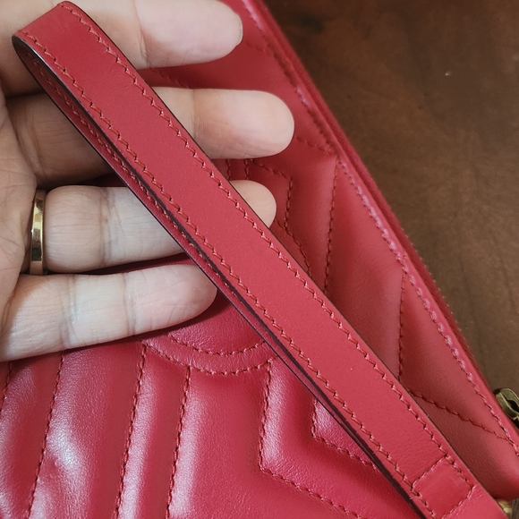 Gucci Red Leather Matelasse GG Marmont Wristlet - Picture 6 of 11